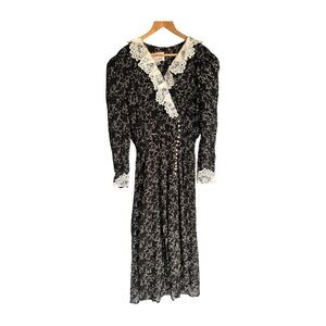 Vintage Sarah Elizabeth Womens Size 10 Maxi Pearl Button Front‎ Victorian Lace